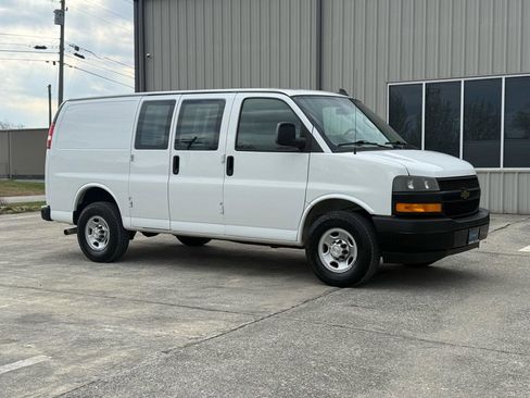 Used 2019 Chevrolet Express 2500 w/ Driver Convenience Package image 20