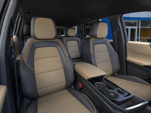 New 2026 Chevrolet Equinox ACTIV w/ Convenience Package III FWD image 16