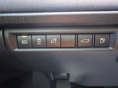 Used 2025 Toyota Camry LE w/ Convenience Package FWD image 17