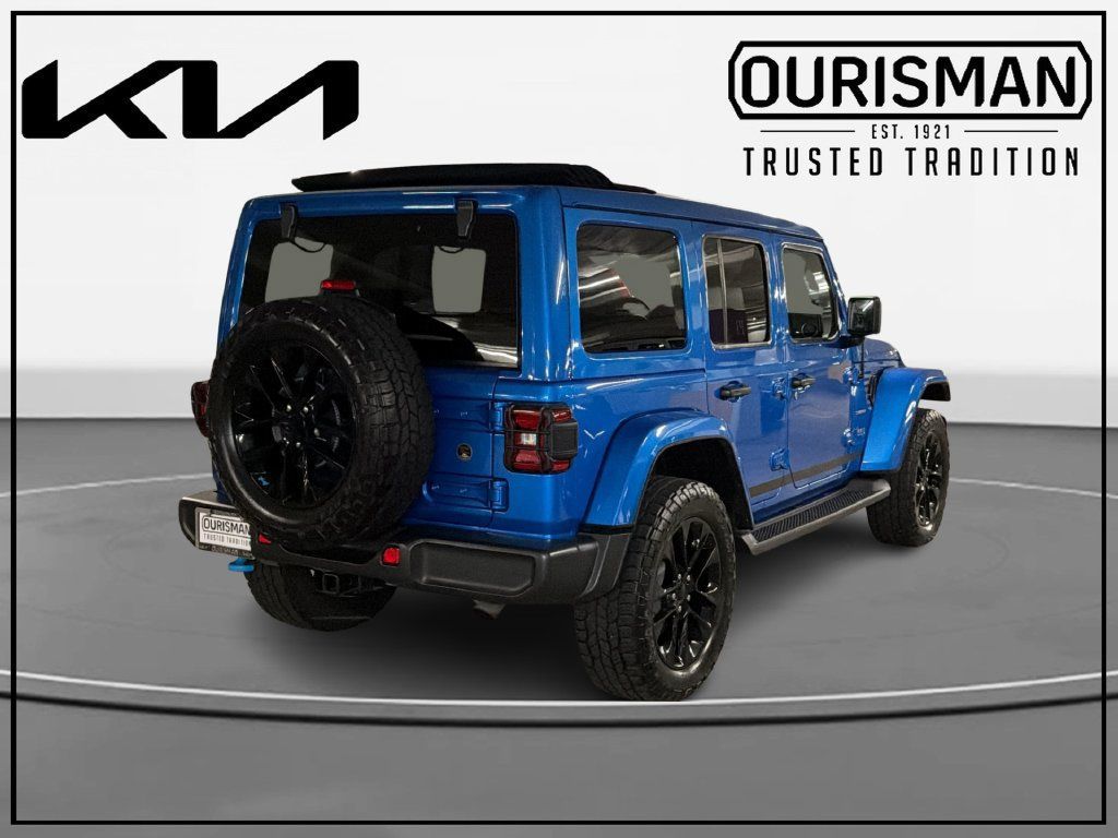Used 2023 Jeep Wrangler Unlimited Sahara w/ Cold Weather Group AWD/4WD image 4