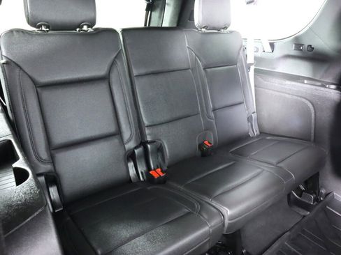 Used 2022 Chevrolet Suburban Z71 w/ Luxury Package image 45