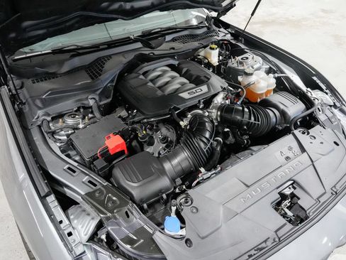 Used 2025 Ford Mustang GT Premium RWD image 34