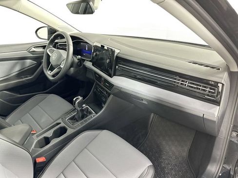 Used 2025 Volkswagen Jetta SE w/ Black Wheel Package image 29