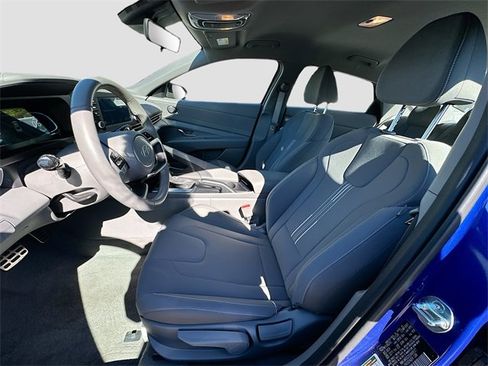 Used 2025 Hyundai Elantra Sport image 19