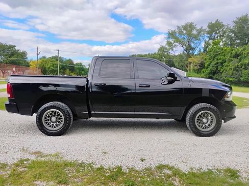 Used 2015 RAM 1500 Sport w/ Comfort Group image 8