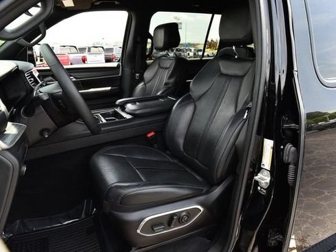 Used 2024 Jeep Wagoneer L Series II AWD/4WD image 22