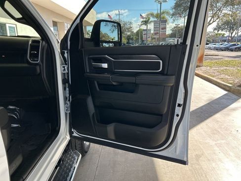 Used 2024 RAM 2500 Big Horn image 25