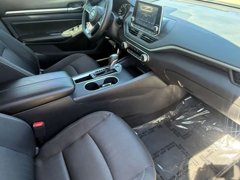 Certified 2022 Nissan Altima 2.5 SV image 9