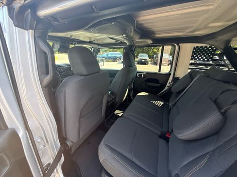 Used 2024 Jeep Wrangler Unlimited AWD/4WD image 19