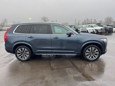 Used 2021 Volvo XC90 T6 Momentum image 6