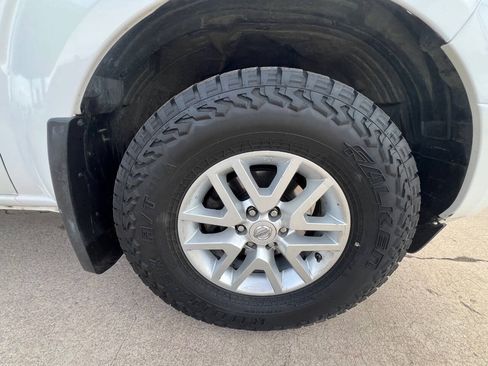 Used 2017 Nissan Frontier SV AWD/4WD image 8