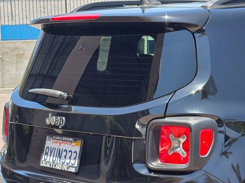 Used 2018 Jeep Renegade Latitude image 13