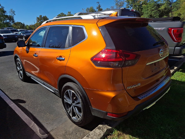 Used 2017 Nissan Rogue SL w/ SL Premium Package AWD/4WD image 6