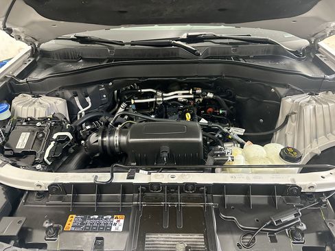 Used 2021 Ford Explorer XLT w/ Equipment Group 202A AWD/4WD image 37