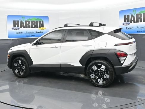 Used 2024 Hyundai Kona SEL AWD/4WD image 3