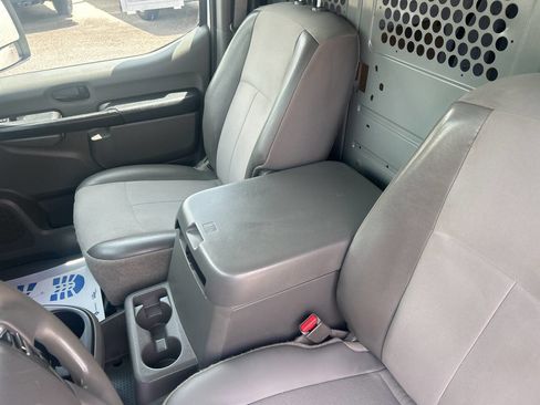Used 2020 Nissan NV 2500 SV w/ Back Door Glass Package image 16