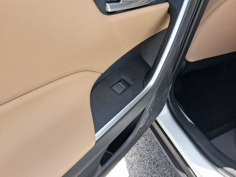 Used 2025 Toyota RAV4 XLE w/ Convenience Package FWD image 10