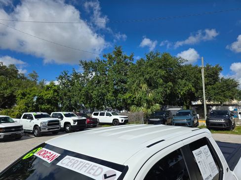 Used 2024 Toyota Tacoma SR5 AWD/4WD image 12