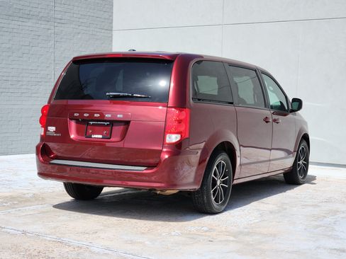 Used 2019 Dodge Grand Caravan SE FWD image 7