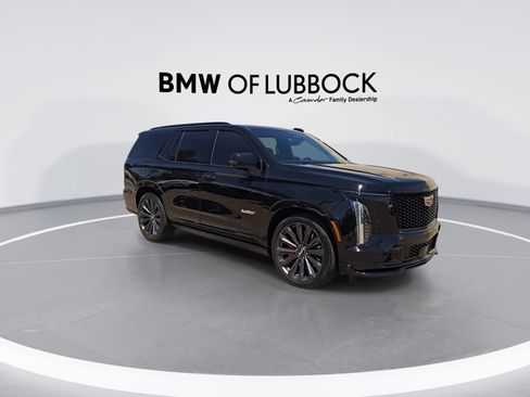Used 2026 Cadillac Escalade V AWD/4WD image 2