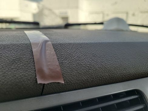 Used 2012 Chevrolet Avalanche LTZ image 27