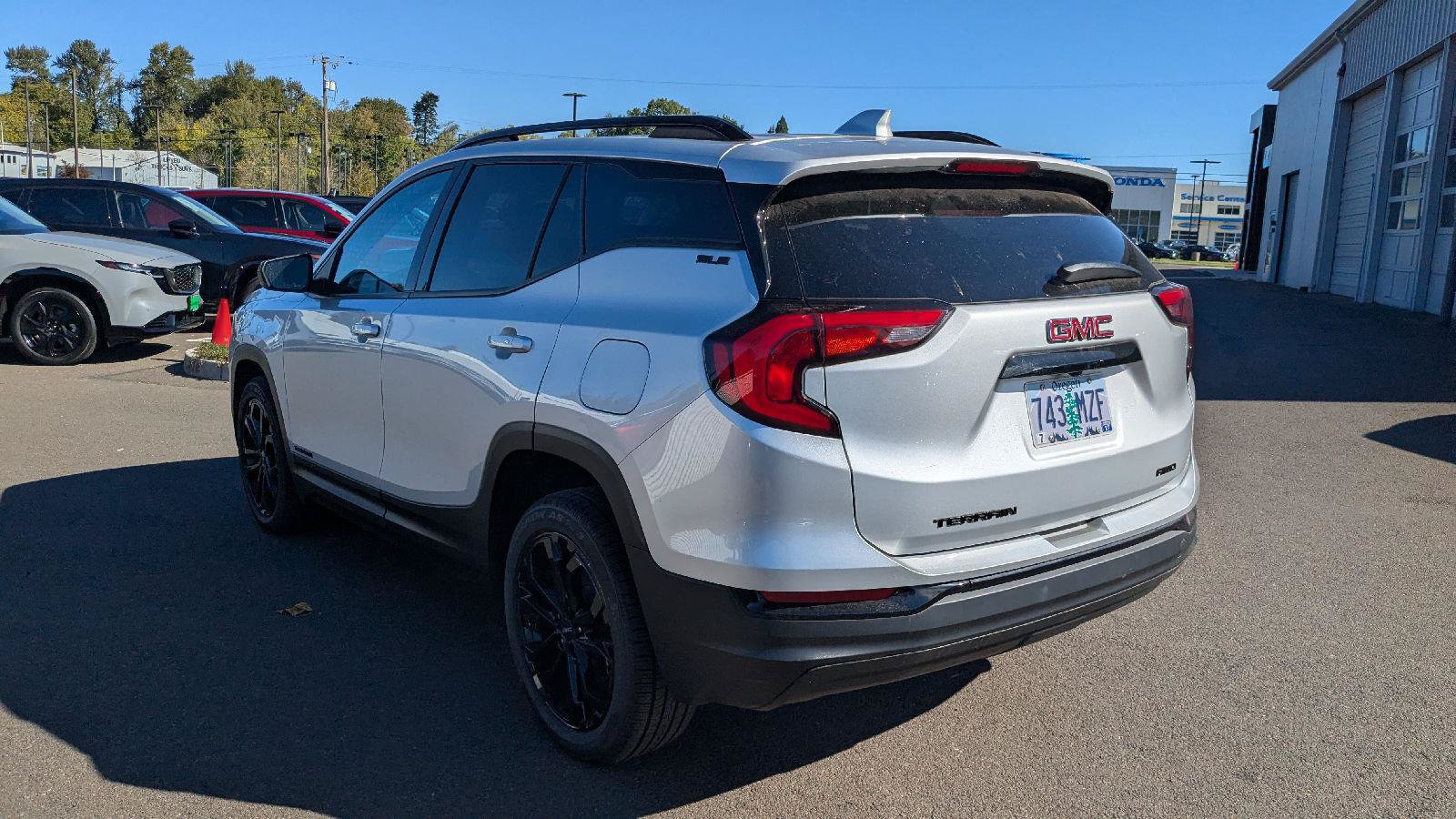 Used 2021 GMC Terrain SLE w/ Elevation Edition AWD/4WD image 2