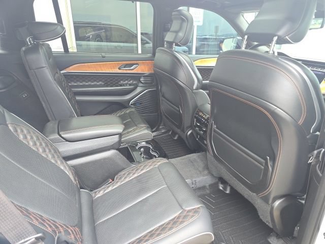 Used 2021 Jeep Grand Cherokee L Summit AWD/4WD image 6
