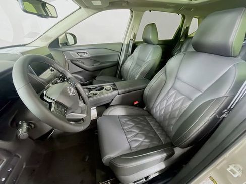 New 2026 Nissan Rogue Platinum image 14