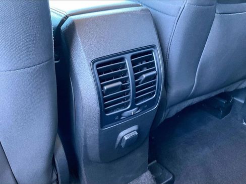 Used 2017 Ford Escape SE image 32