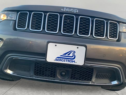 Used 2021 Jeep Grand Cherokee Limited w/ Luxury Group II image 25