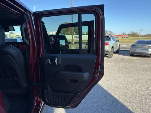 Used 2022 Jeep Wrangler Unlimited Rubicon w/ LED Lighting Group image 15