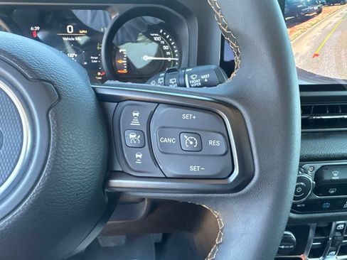 Used 2024 Jeep Wrangler Unlimited w/ LED Headlamp & Fog Lamp Group AWD/4WD image 19