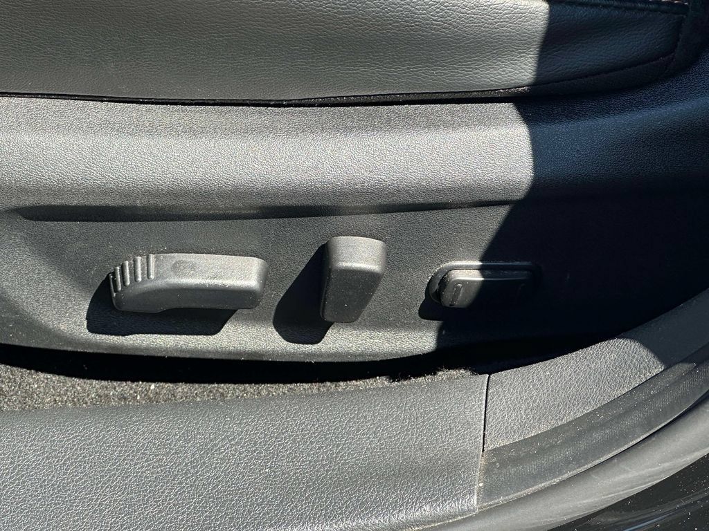 Certified 2023 Nissan Sentra SR w/ SR Premium Package FWD image 24