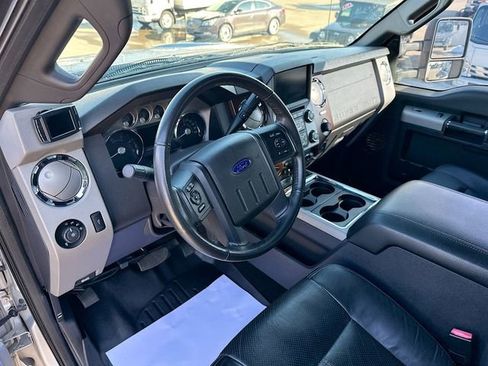 Used 2014 Ford F250 Lariat w/ Lariat Interior Package image 10