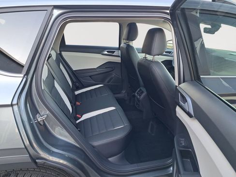 New 2025 Volkswagen Taos SEL AWD/4WD image 16