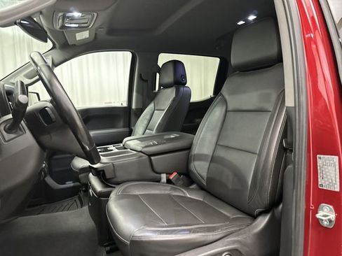 Used 2019 GMC Sierra 1500 SLT w/ X31 Off-Road Package AWD/4WD image 17