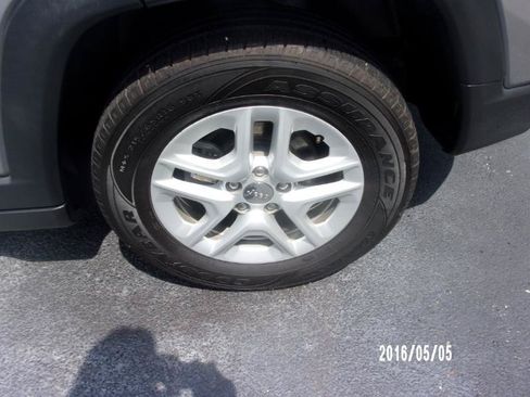 Used 2019 Jeep Compass Sport FWD image 15