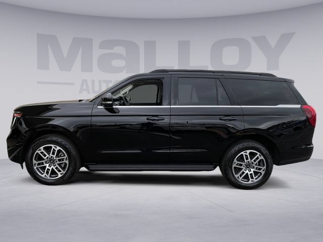 Certified 2025 Ford Expedition Active AWD/4WD image 2