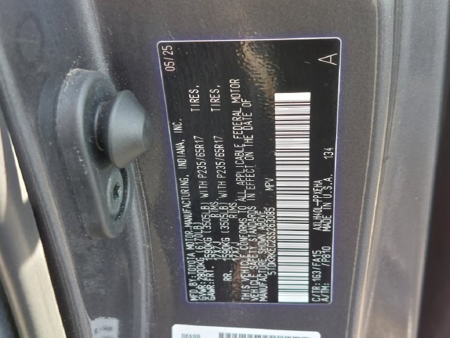 Used 2025 Toyota Sienna LE FWD image 36