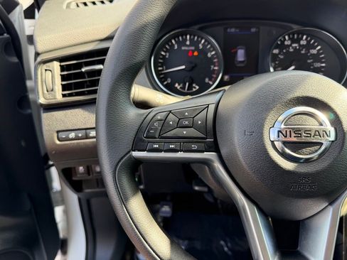 Used 2020 Nissan Rogue S FWD image 28