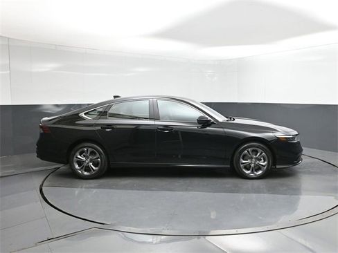 Used 2025 Honda Accord EX-L image 26