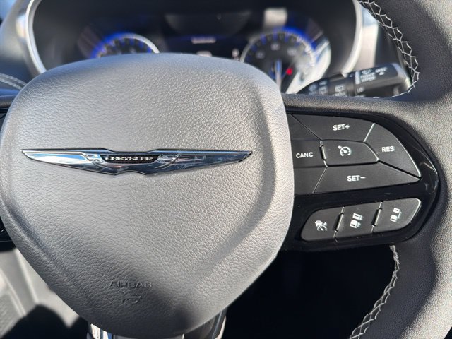 New 2026 Chrysler Pacifica Select w/ S Appearance Package FWD image 17