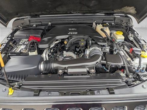 Used 2018 Jeep Wrangler Unlimited Sahara image 21