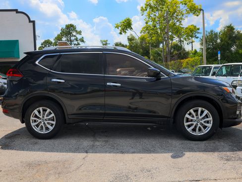 Used 2019 Nissan Rogue SV image 18