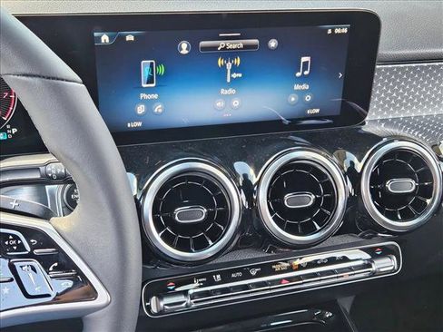 New 2026 Mercedes-Benz GLB 250 image 12