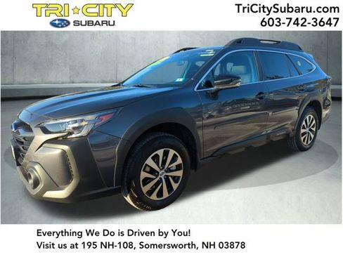 Used 2025 Subaru Outback Premium image 1