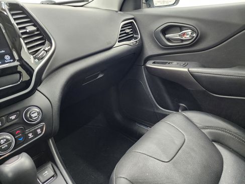 Used 2020 Jeep Cherokee Limited image 13