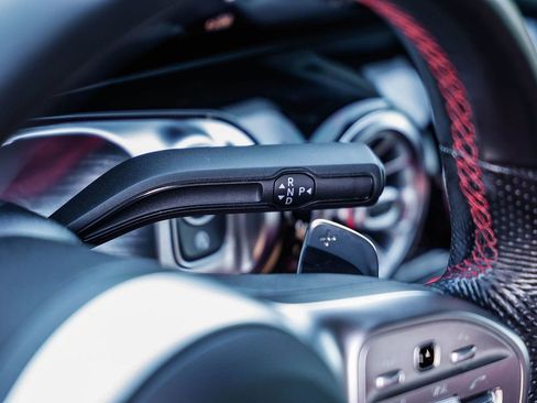 Used 2021 Mercedes-Benz GLB 250 image 19