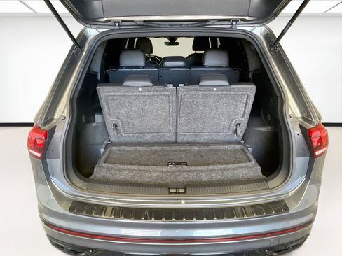 Used 2023 Volkswagen Tiguan SE R-Line image 16