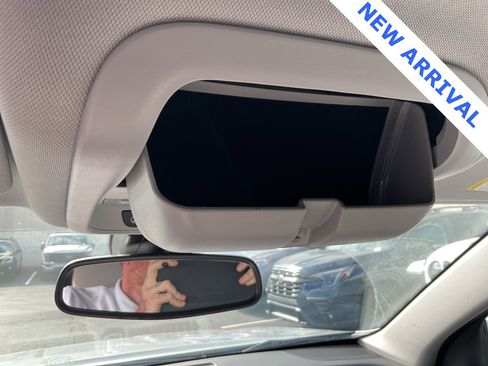 Used 2023 GMC Terrain SLE w/ Driver Convenience Package image 21